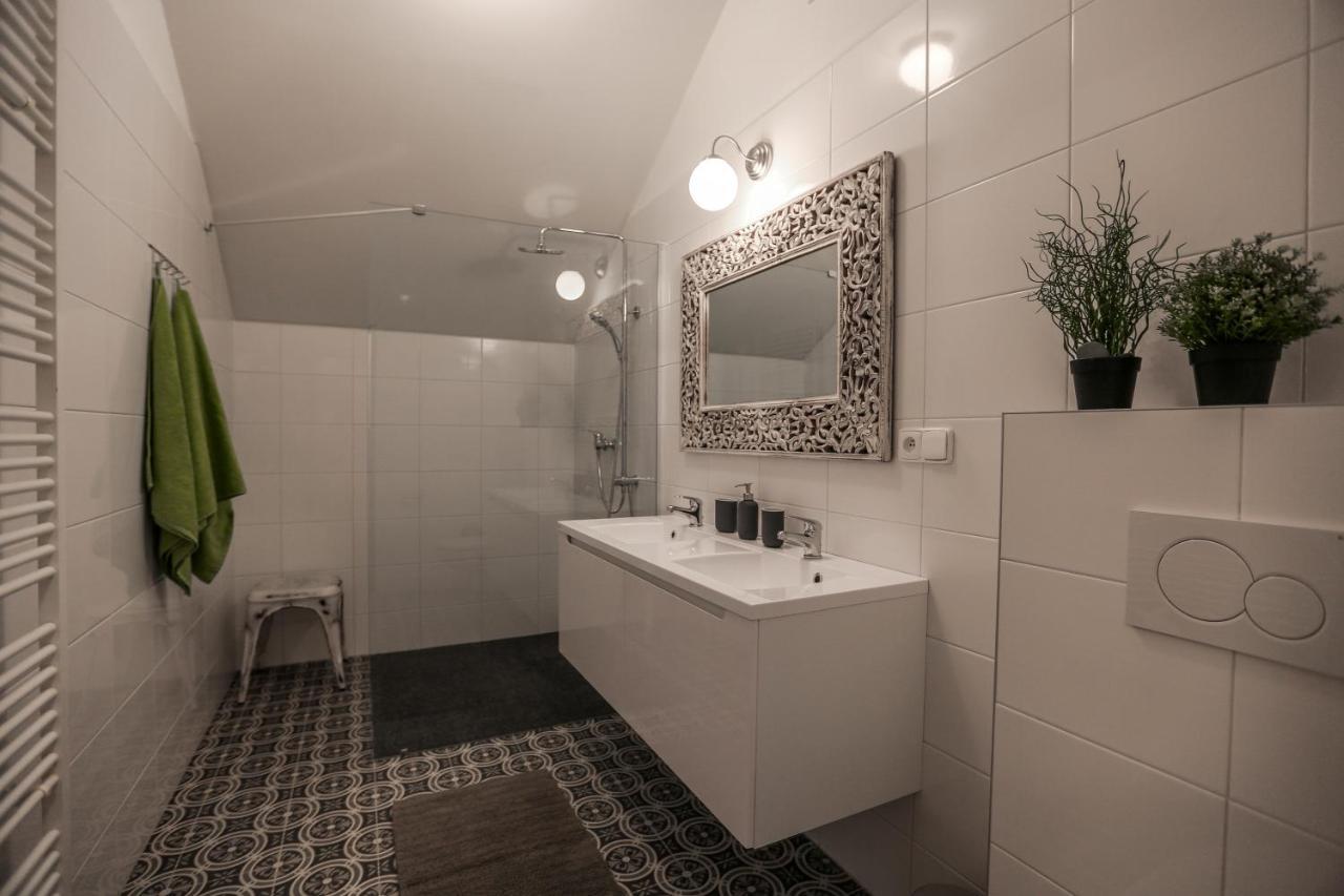 Appartement Royal Loft Jeseniova For Families And Groups Praag